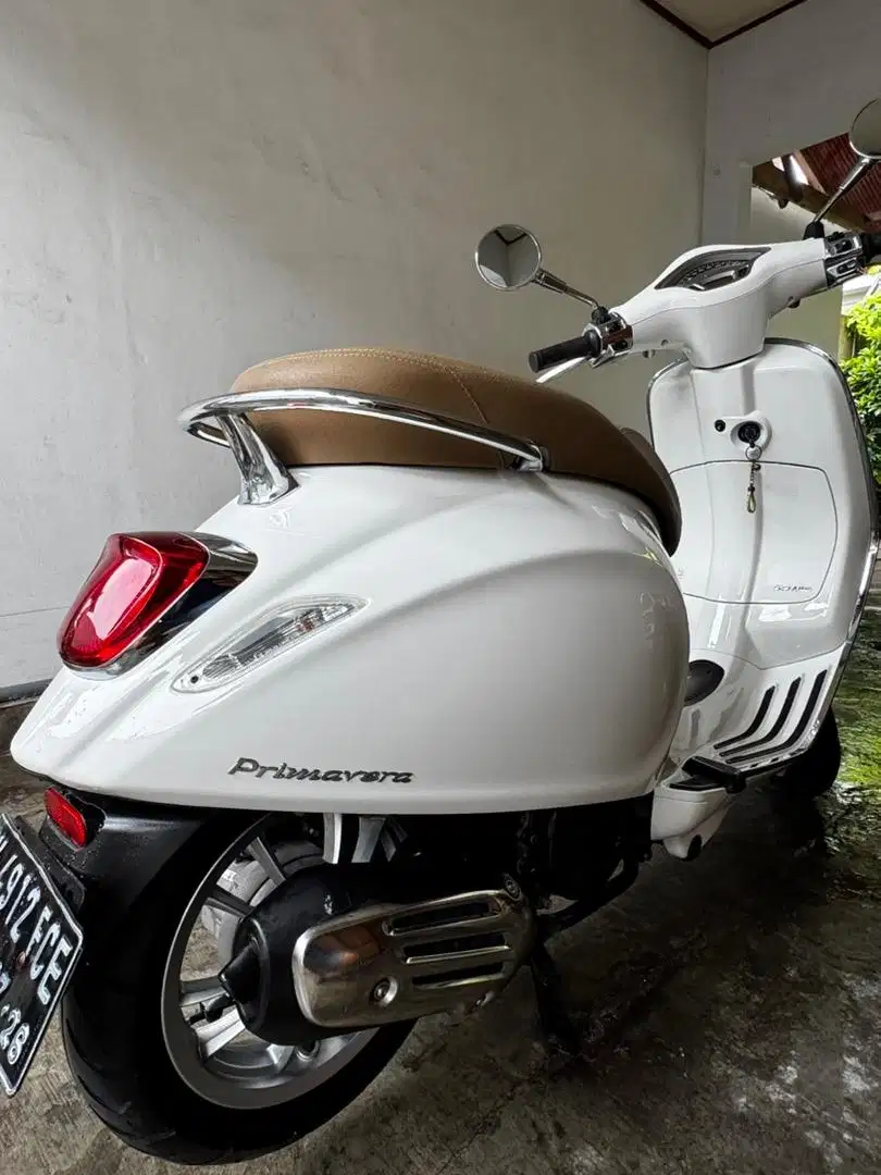 DIJUAL CEPAT VESPA MATIC PRIMAVERA ABS 150 2021