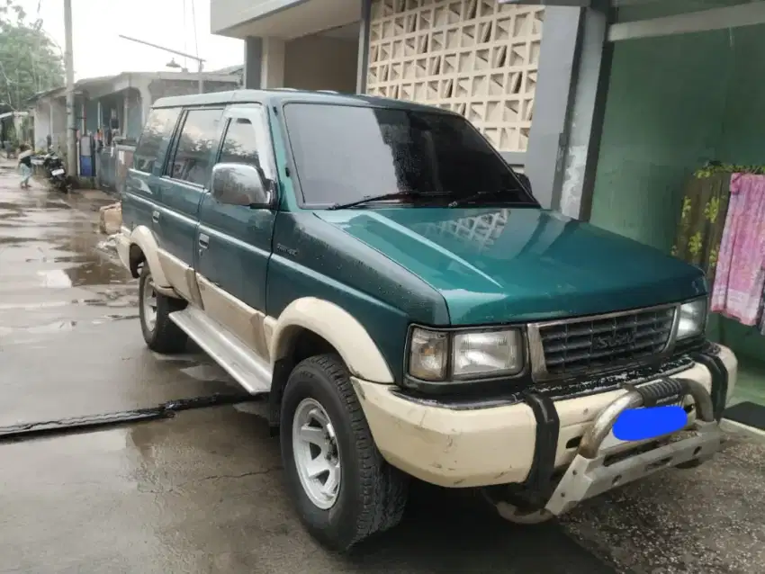 Isuzu Panther Sporty Tahun 1998