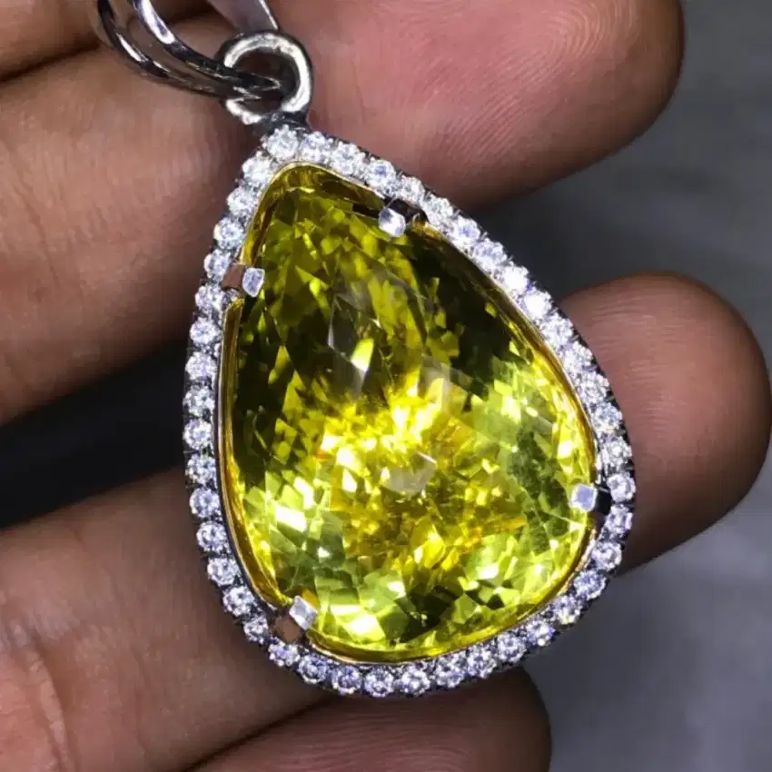 Kalung Liontin Permata Citrine 27.82 ct