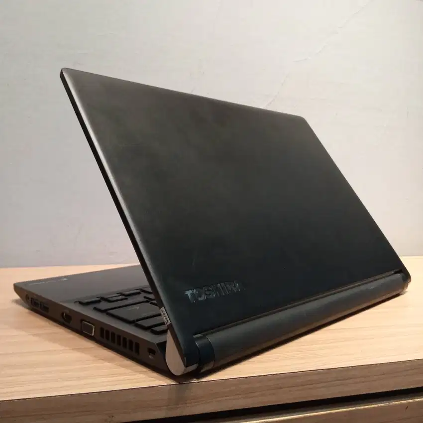 LAPTOP SECOND TOSHIBA DYNABOOK R73 RAM 8GB (FREE UPGRADE RAM KE 8GB)