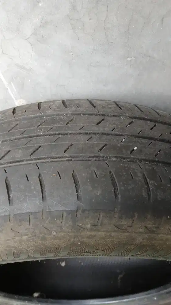 Ban Bridgestone R16