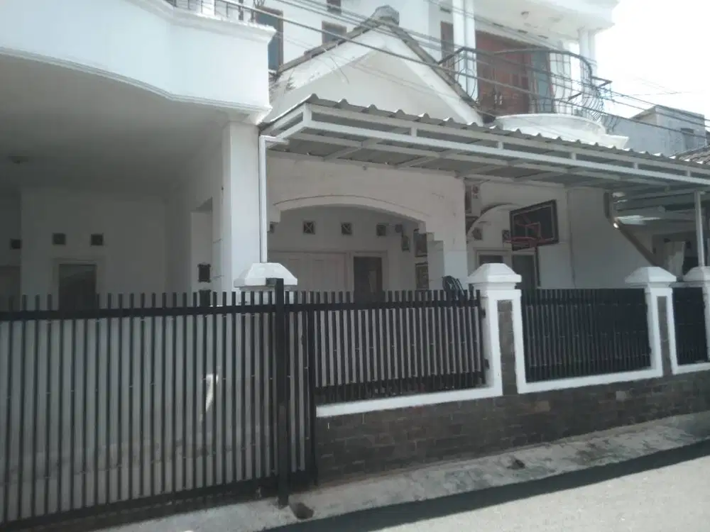 Di Jual rumah strategis di permata kopo