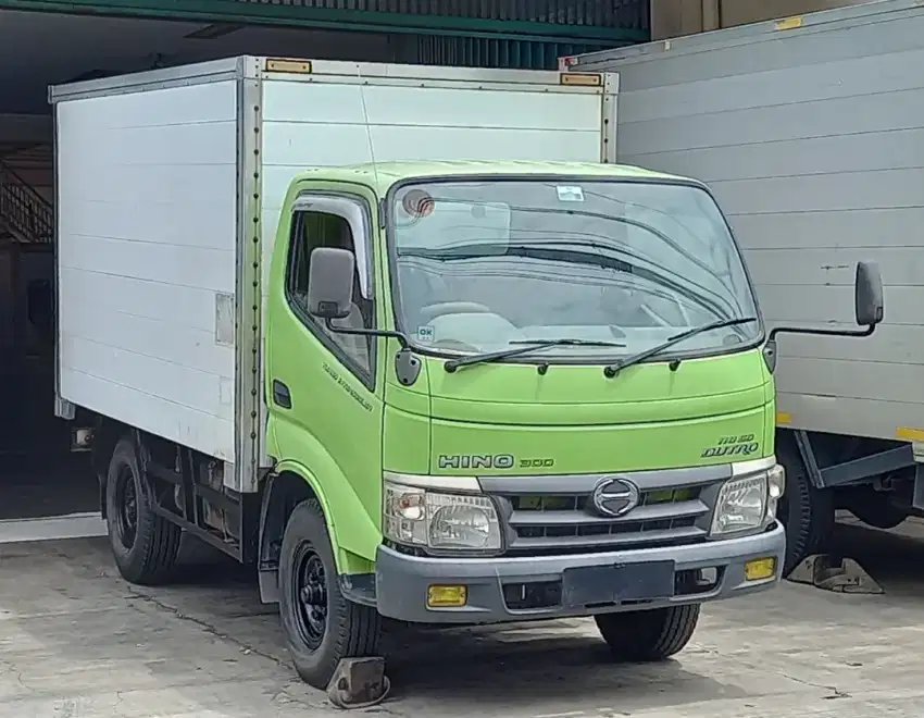 Hino Dutro 110SD Box Engkel 2015