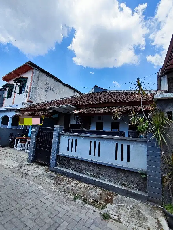 RUMAH KOS AKTIF JALAN KALIMANTAN JEMBER