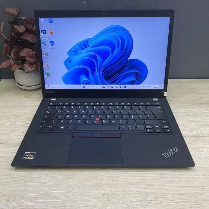 Laptop Lenovo Thinkpad T495 AMD RYZEN 7 PRO 3700U Layar 14inch N-ETM