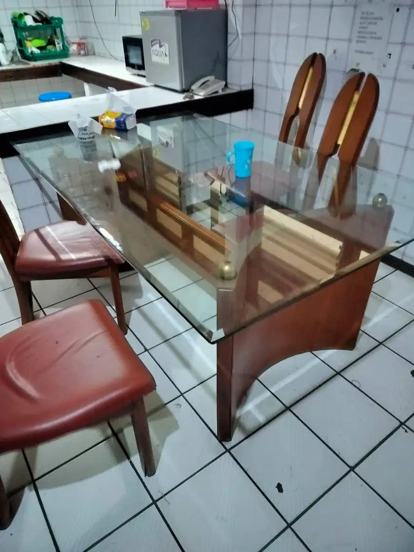 Meja Makan Kaca 4 Kursi
