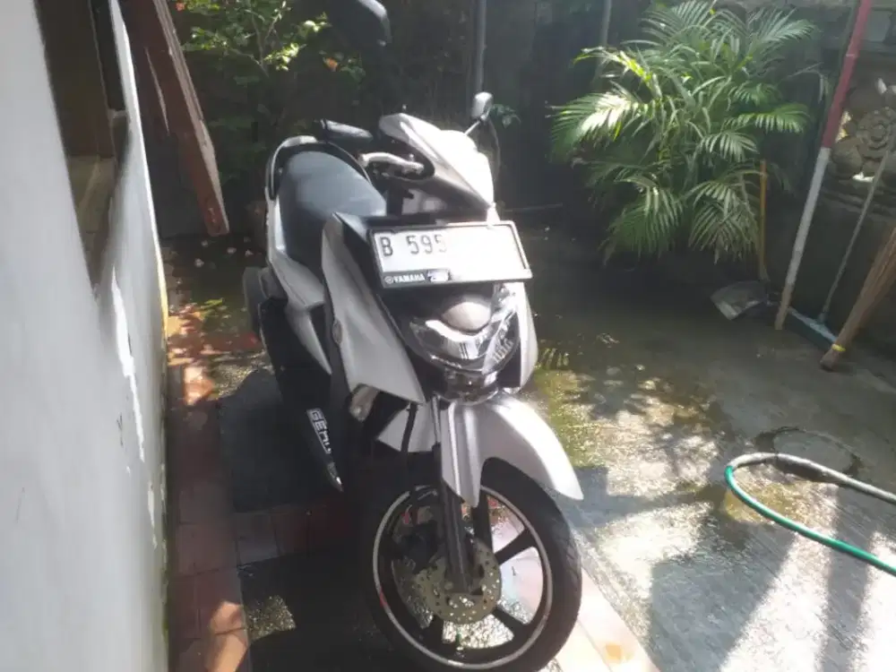 MIO GEAR TIPE TERTINGGI S PRESTIGE SILVER 2022/2023 LOW KILOMETER