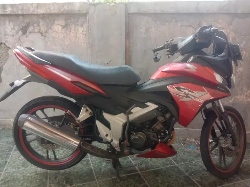 Jual Motor Honda CS 1 merah 2009 minus