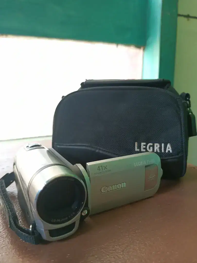 Handycam Canon Legria FS405