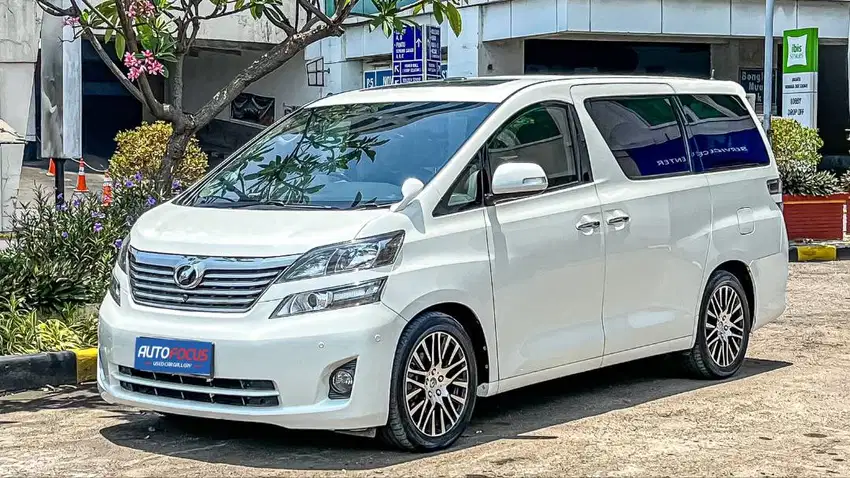 Toyota Vellfire 2.4 V AT CBU Premium Sound Putih Metalik NIK 2011