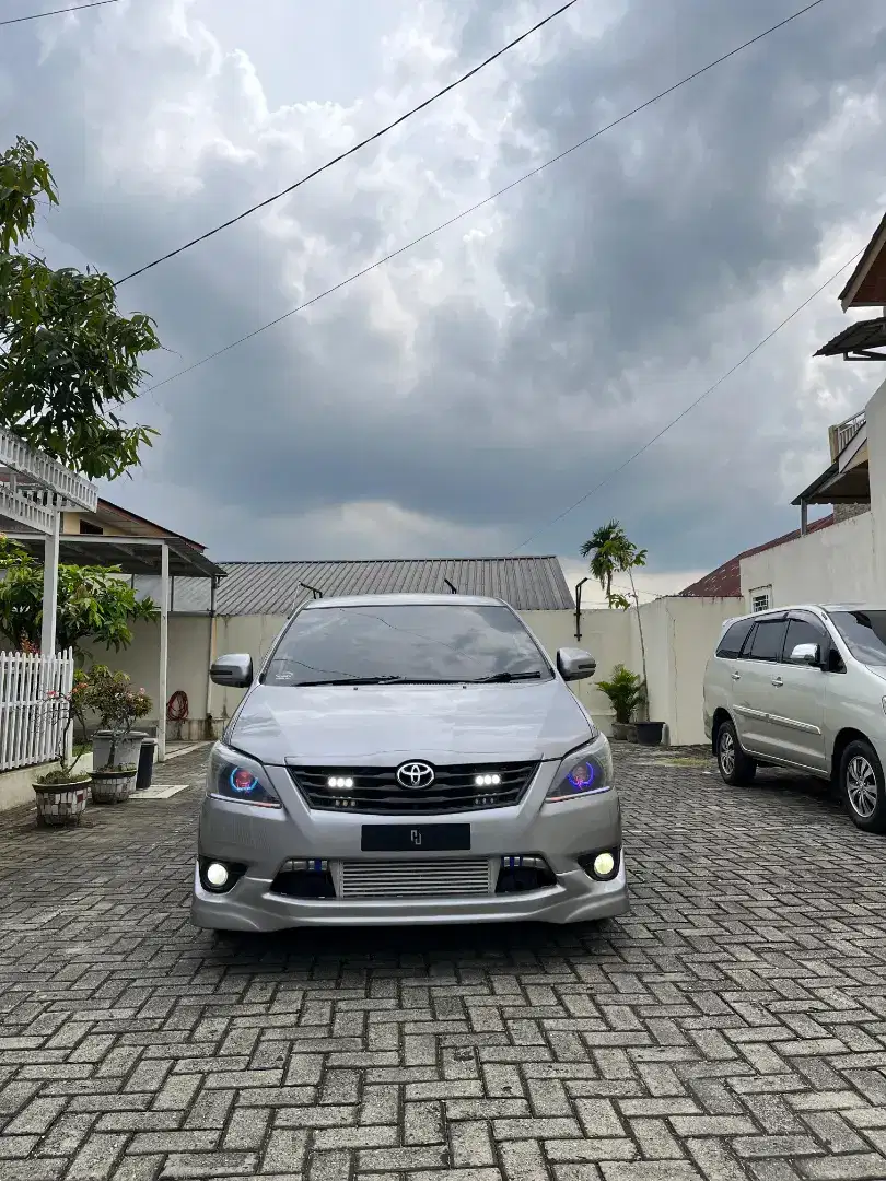 Kijang innova 2kd Full spek 2012