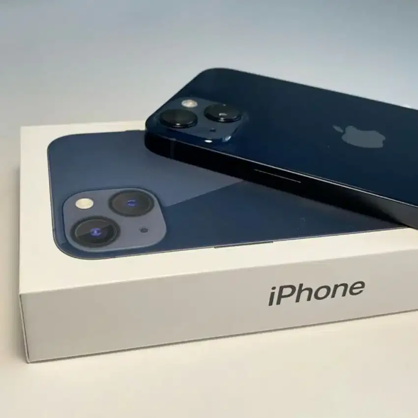 iPhone 13 128 midnight