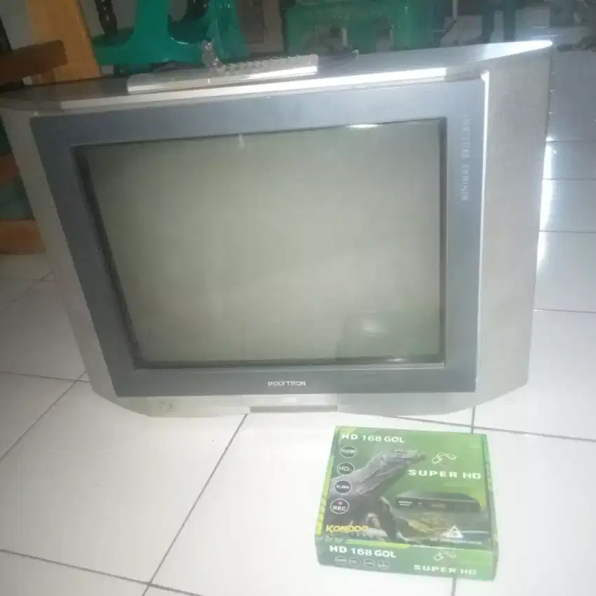 Tv polytron 24 inchi tabung plus stb