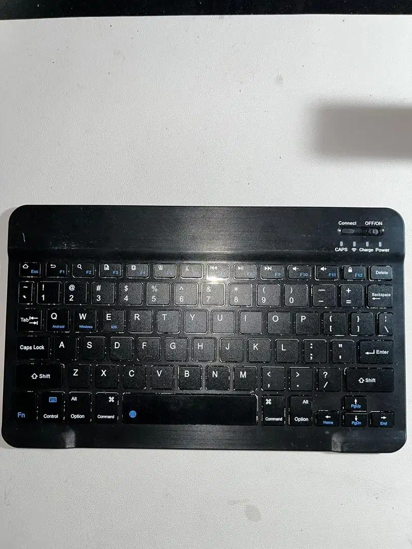 Keyboard IPad untuk pengganti laptop