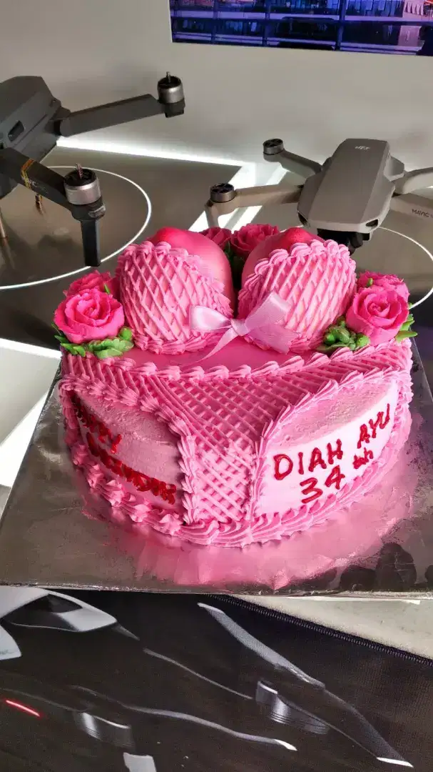 Kue ultah hiasan bikini