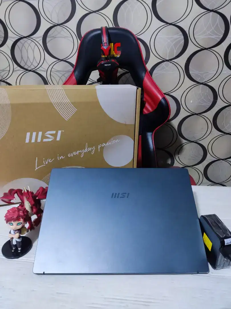 Laptop MSI modern ryzen 5