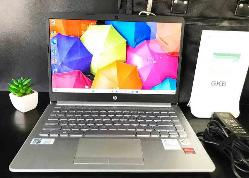 Laptop HP 14s Ram 8gb Ssd 512gb Backlight VGA 2gb lancar 3D Video Rend