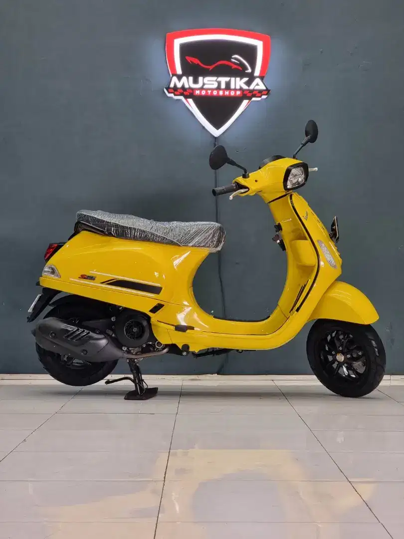 Odo 3rb Istimewa!!Vespa S 125 LED 2023 Plat Jatim Yellow Mulus-Mustika