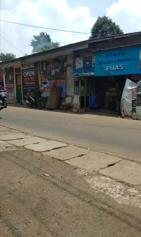 Rumah Pondok Ranji Pinggir Jalan Desa