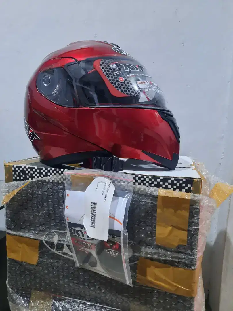 Helm KYT rrx solid modular dan KYT r10