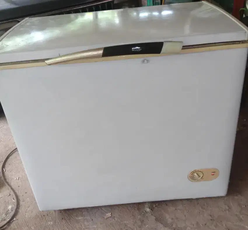 Freezer box ukuran 200liter