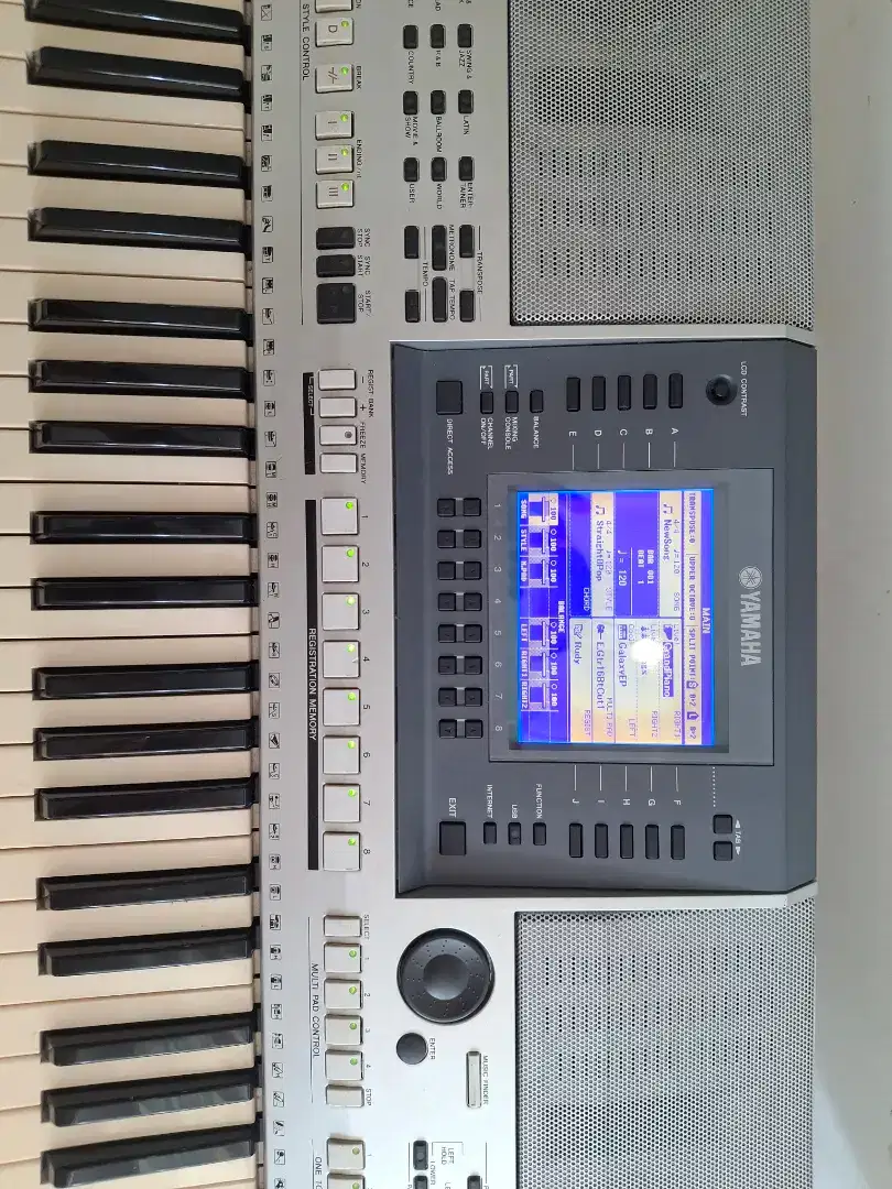 Keyboard Yamaha PSR S700 pemakaian Pribadi like New