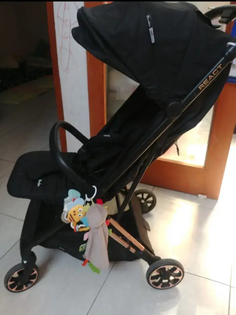 Stroller bayi siap pakai