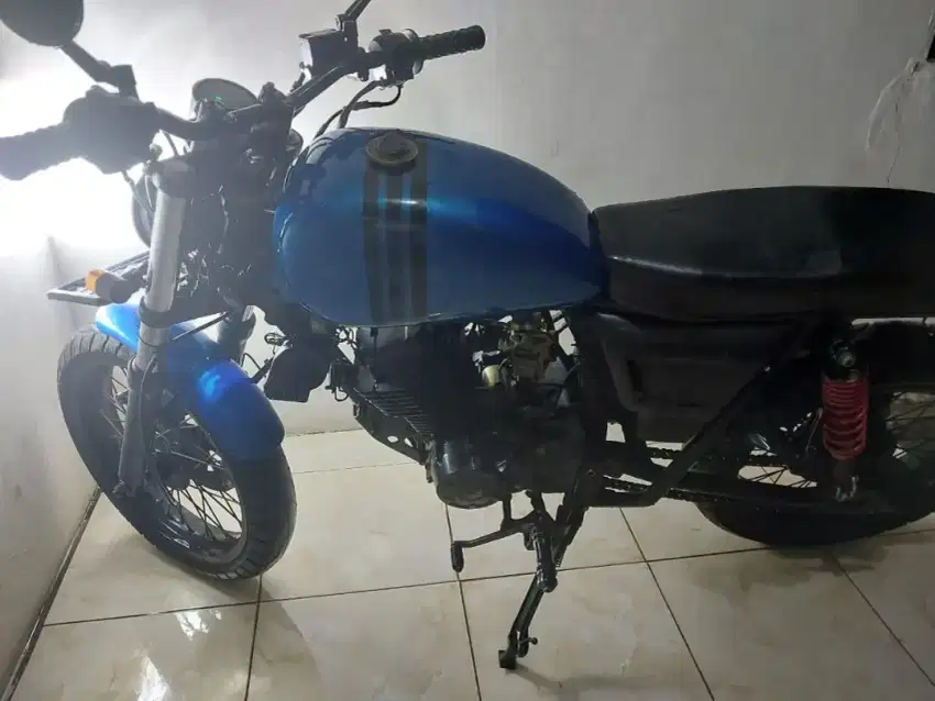 Dijual motor custom basic byson