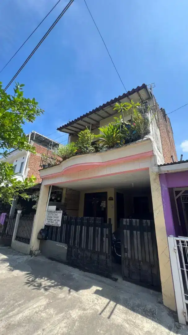 Rumah 2 tingkat kamar 5 taman cibaduyut indah