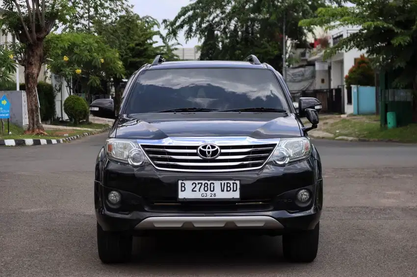 TOYOTA FORTUNER G LUXURY TRD AT 2012