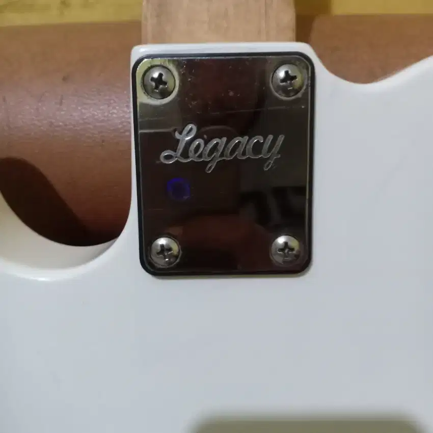 Gitar legacy electric,ampli gitar merk vorson