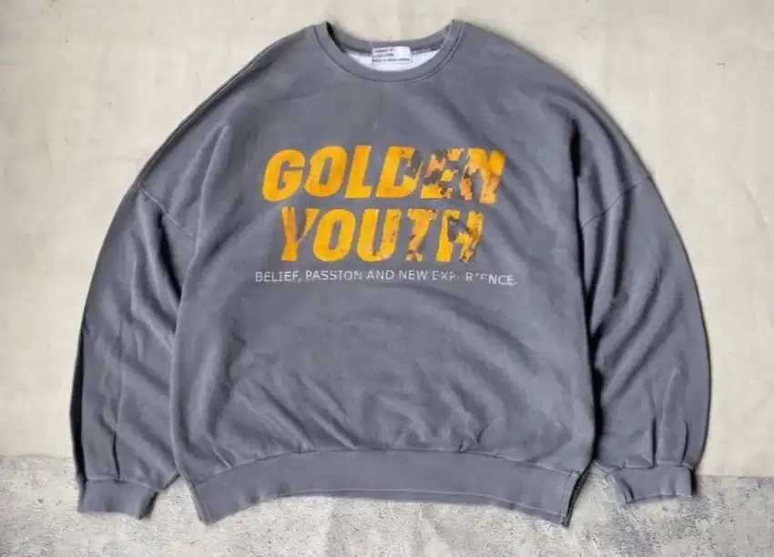 Crewneck golden youth