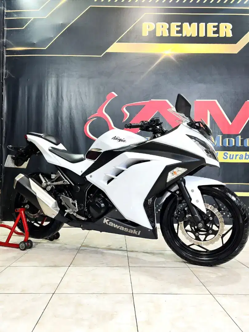 Kawasaki Ninja Fi250cc 2012 km 1rb saja. Anugerah Motor rungkut tengah