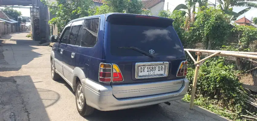 Kijang Krista Bensin 2000cc Tahun 2001