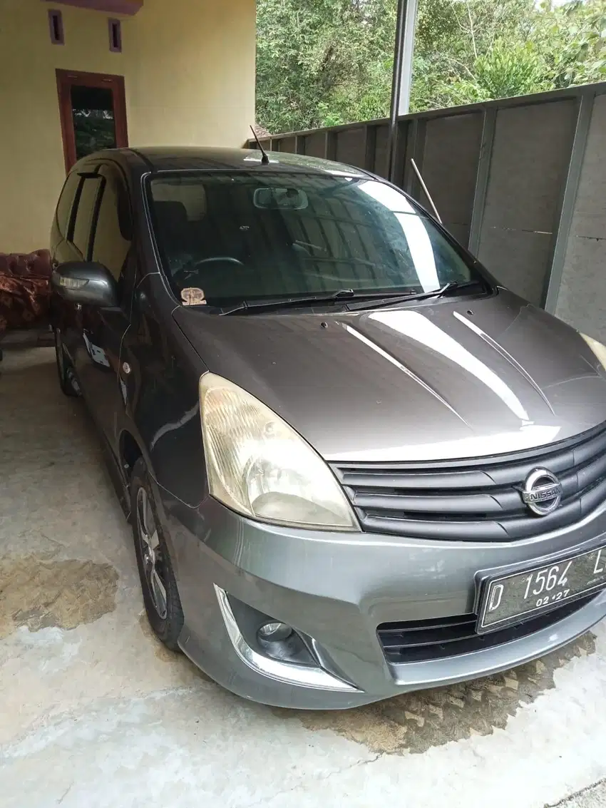 Nissan Grand Livina hws at 2011 tinggalpake siap tt