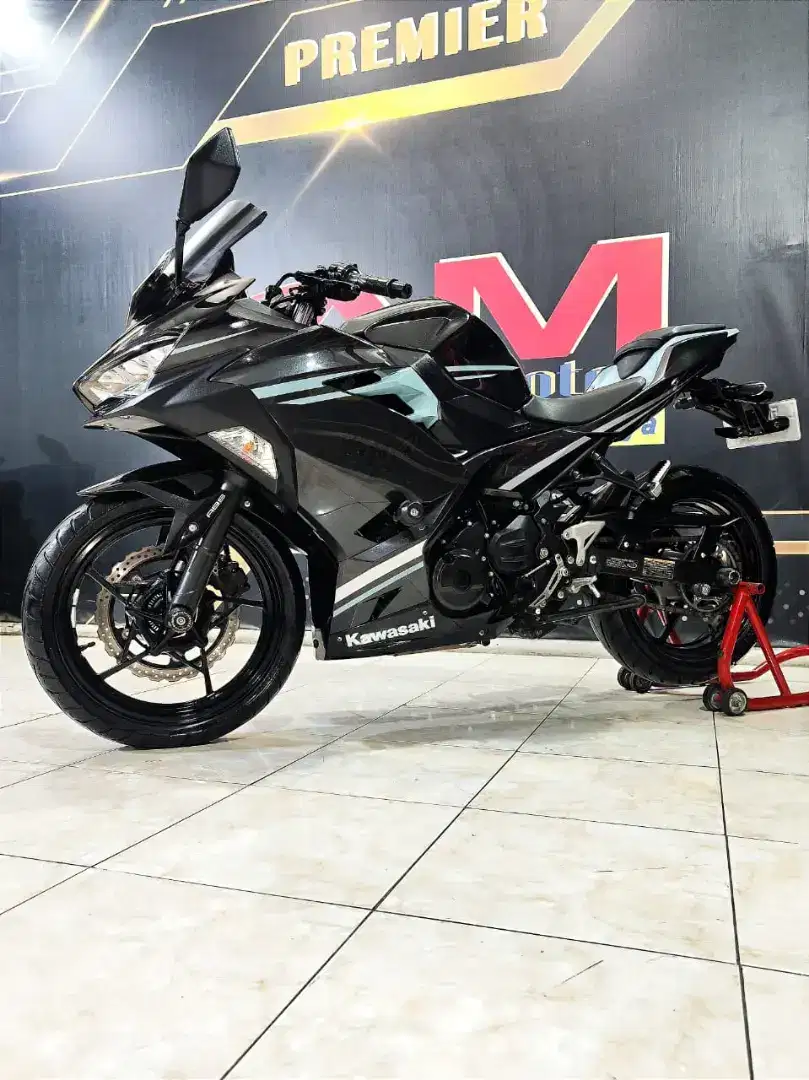 Ninja 250cc ABS KEYLES km rendah 11rb.Anugerah Motor rungkut tengah 81