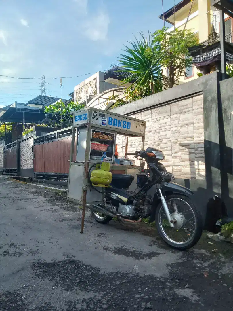 Jualan bakso keliling