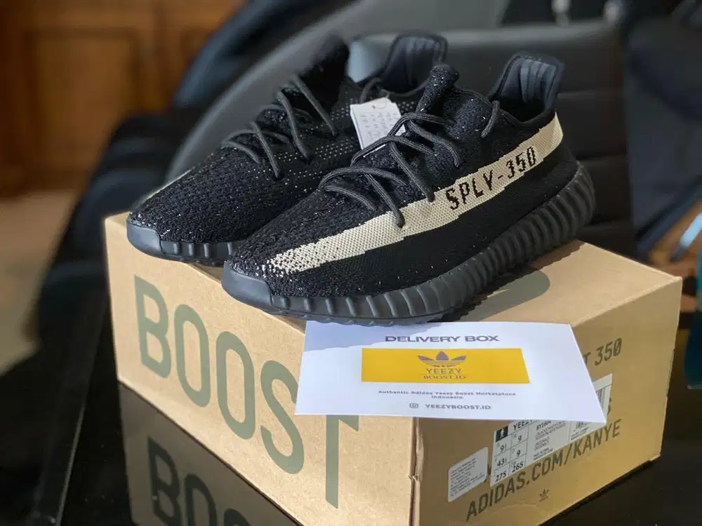 Adidas Yeezy Boost V2 Oreo 100% Original dan Baru