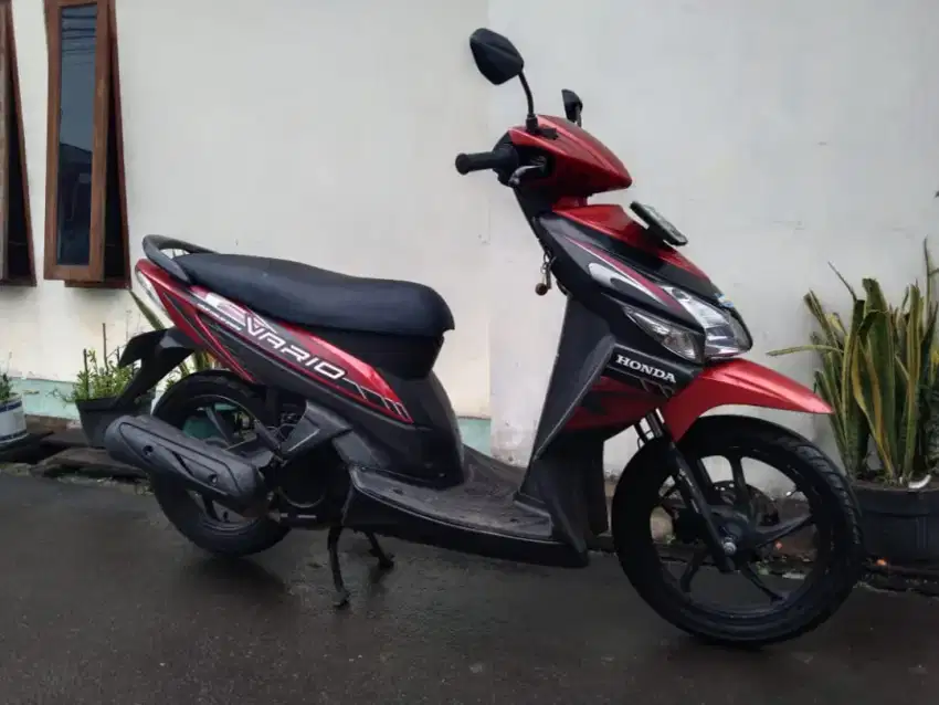 Honda Vario cw 2010 lengkap bagus