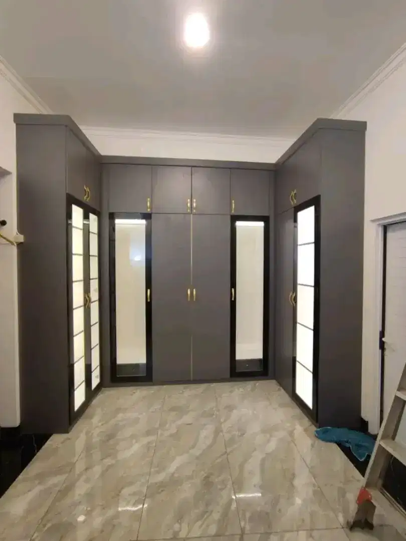 Lemari Pakaian Custom Ruangan