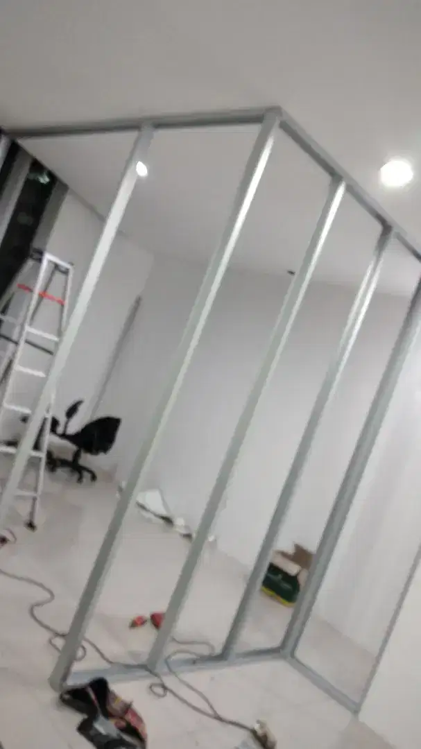 Partisi sekat ruangan gypsum rangka baja ringan