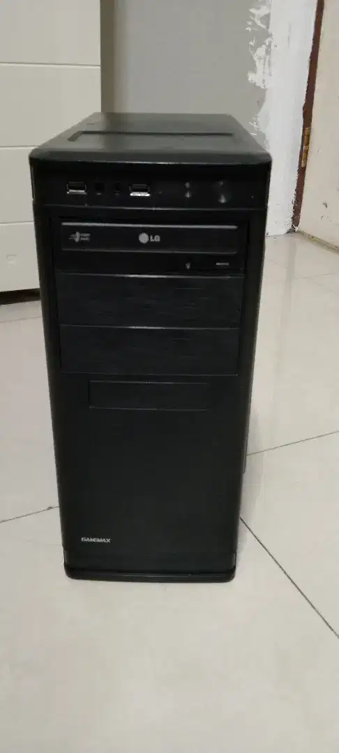 Tower PC CPU I3 RAM 8GB SSD 128GB HDD 320GB GT 710