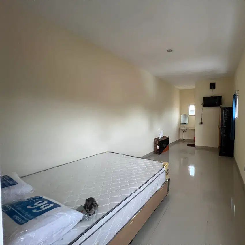 Kost bebas campur bintaro sektor 9 TV WiFi ada Parkir motor Mobil