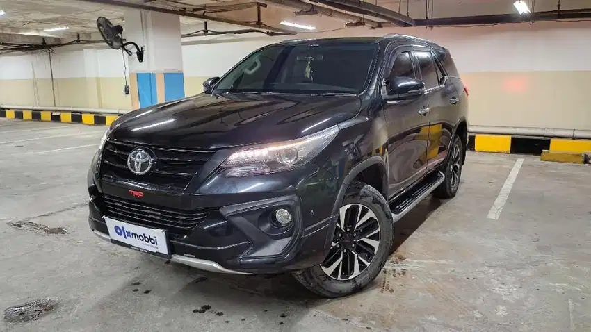 DP Rendah  16,5JT Toyota Fortuner 2.4 4x2 VRZ TRD Solar-AT 2019 Hitam