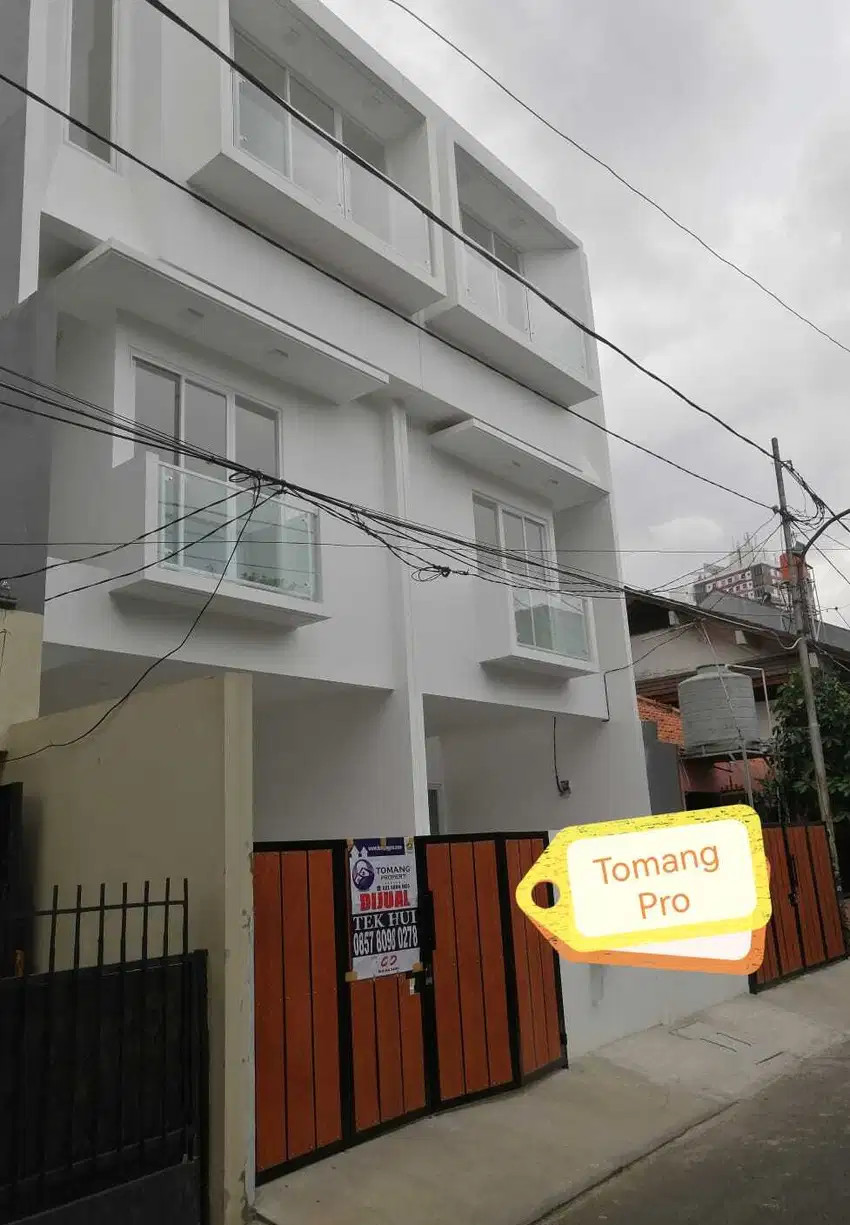 Rumah Baru 3 Lantai di Tomang, SHM 4+1 BR, 80 m2, Jakarta Barat