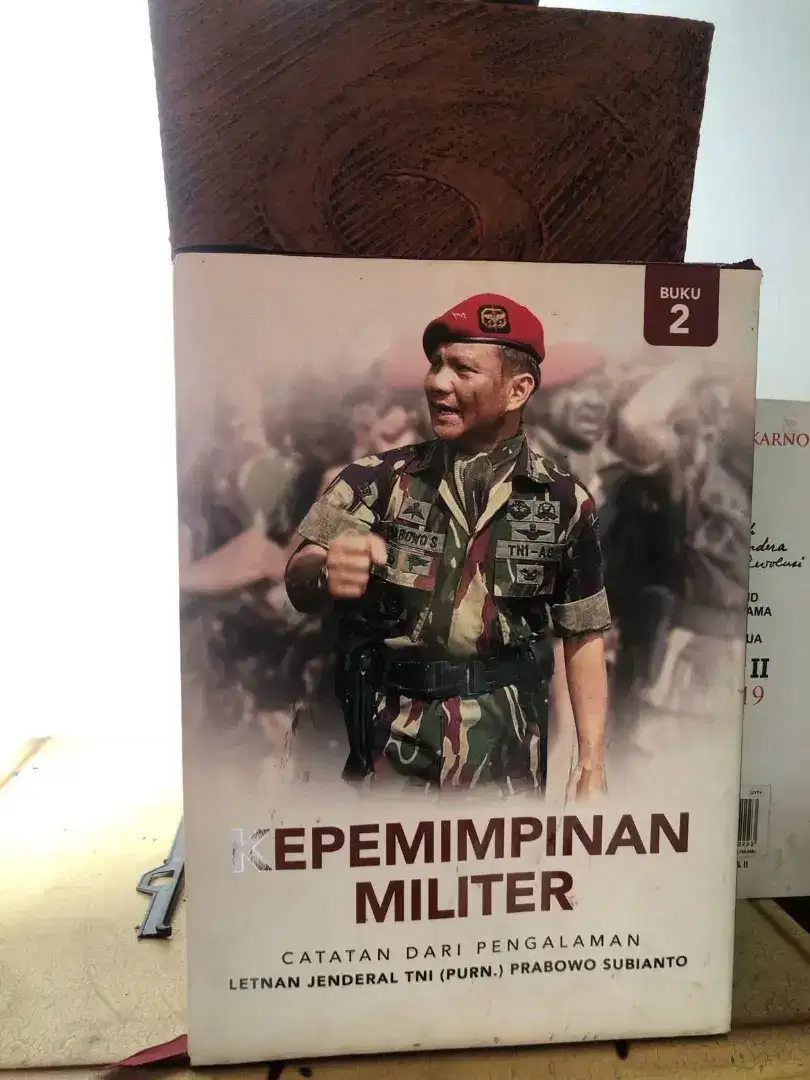 Buku kepemimpinan militer prabowo