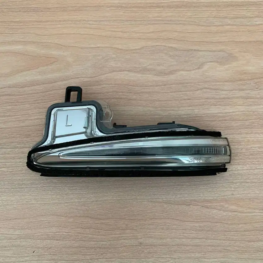 Lampu Sen/Sein Spion Toyota Rav4 Original