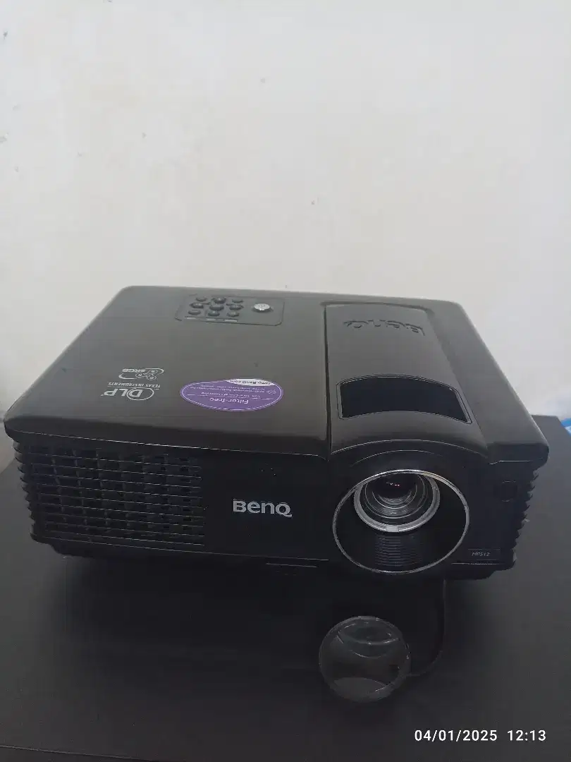 Proyektor benq mp515