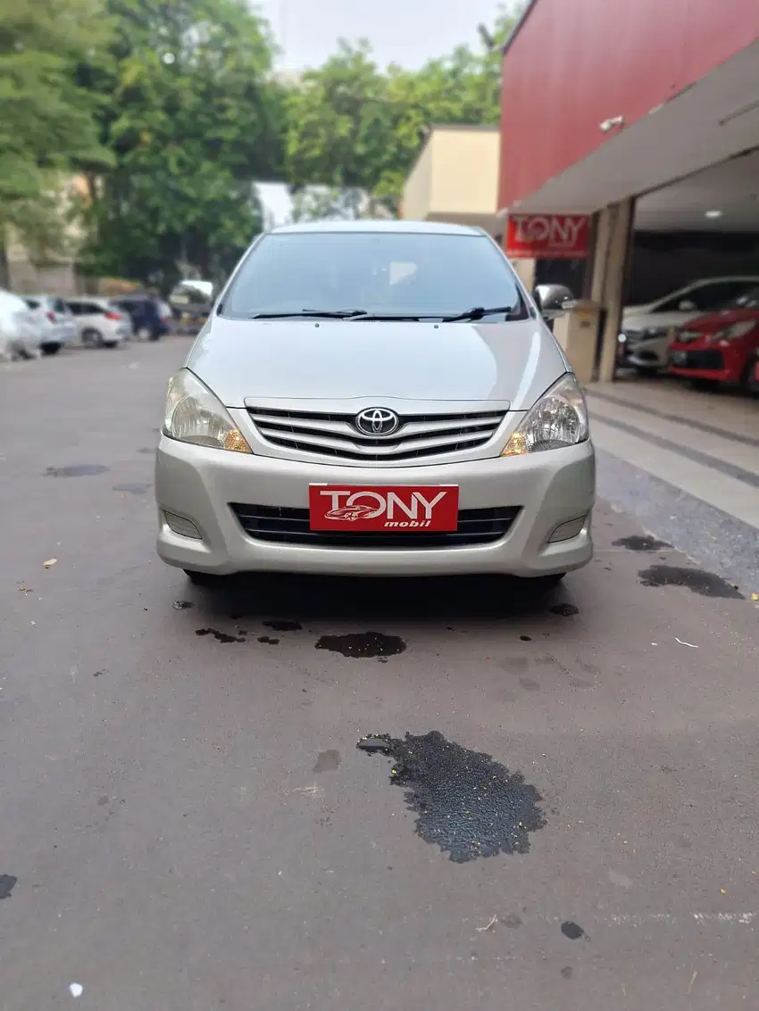 Kijang Innova 2.0 Manual 2010 Silver