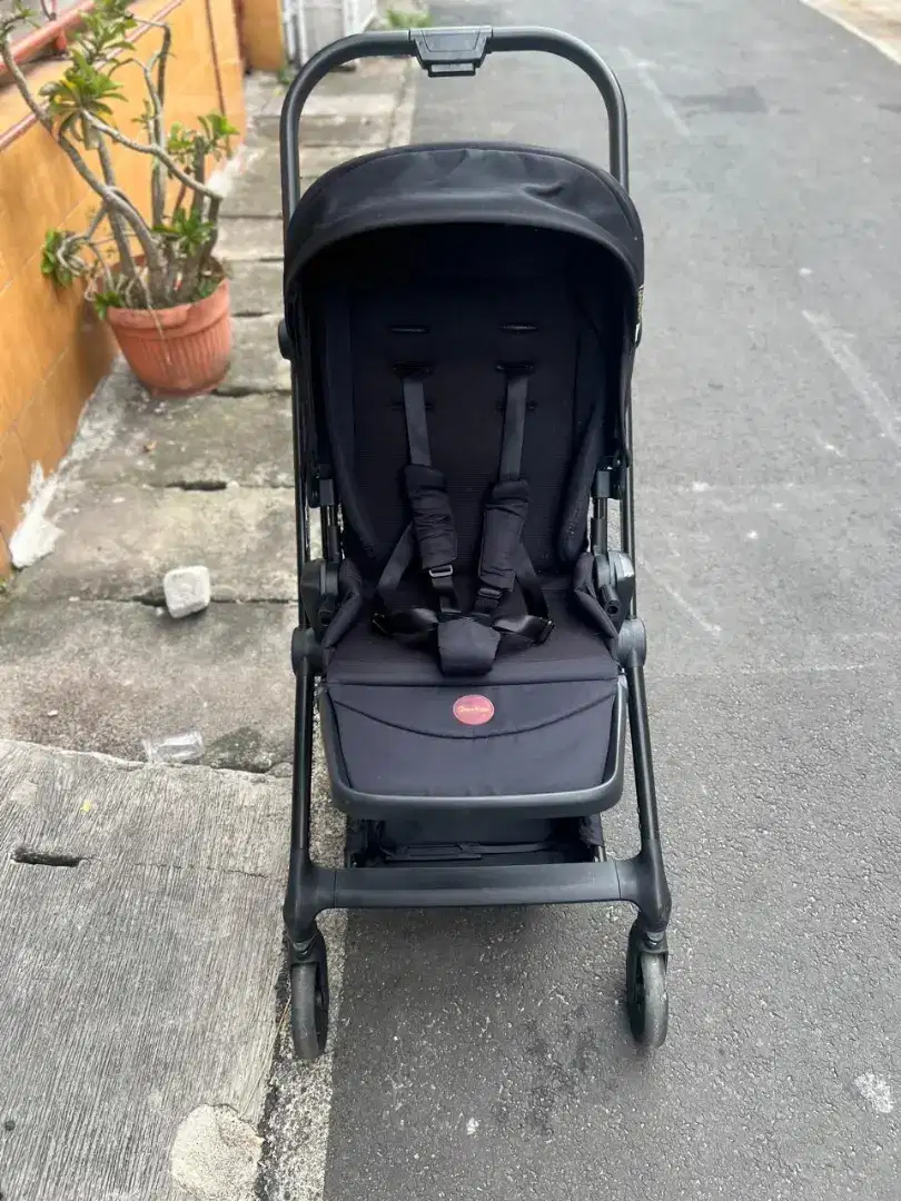 Dijual Stroller cocolatte convert fullblack